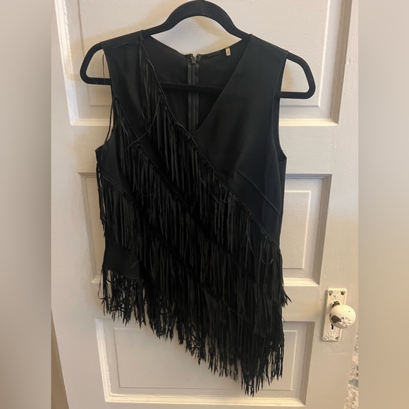 Tahari - Picture 1 of 2